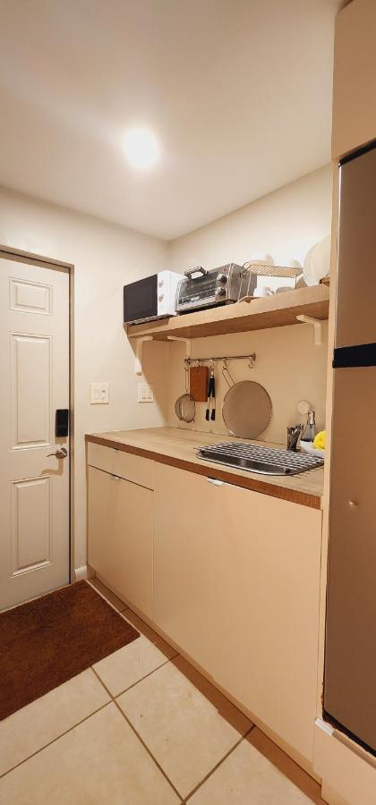 Private Aparment Studio In The Hard Of Miami Unit # 6 Opa-locka Екстер'єр фото